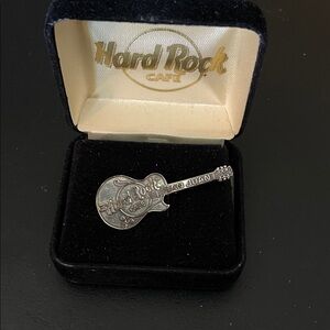 Hard Rock Cafe Metallic Guitar Pin